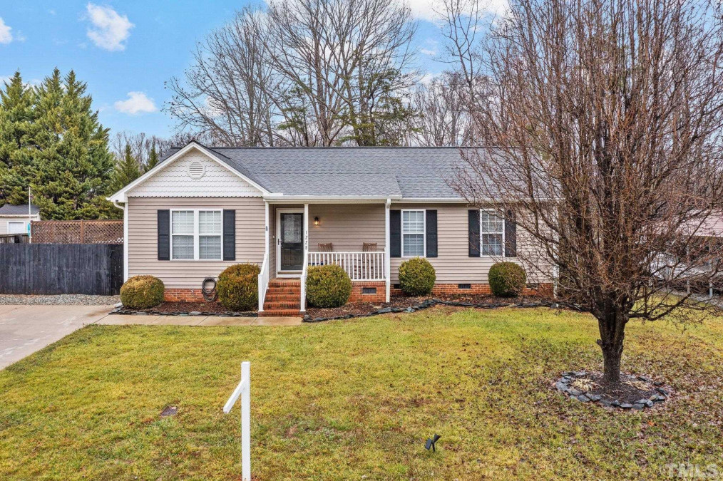 1225 Durham Meadows Dr Burlington, NC 27217