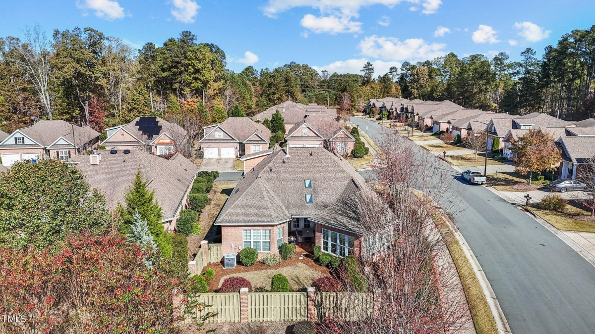 1 Hayden Pond Ln Chapel Hill, NC 27517