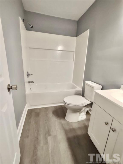 6515 Lagoon Dr Fayetteville, NC 28314