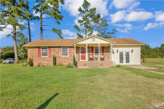 370 4th St Garland, NC 28441