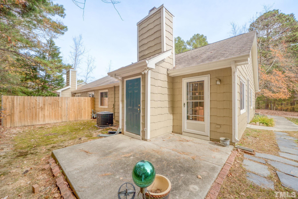 4302 Pin Oak Dr Durham, NC 27707