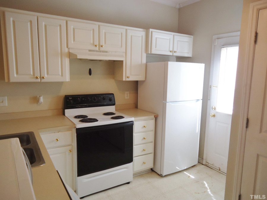 4 Belhaven Dr Clayton, NC 27520