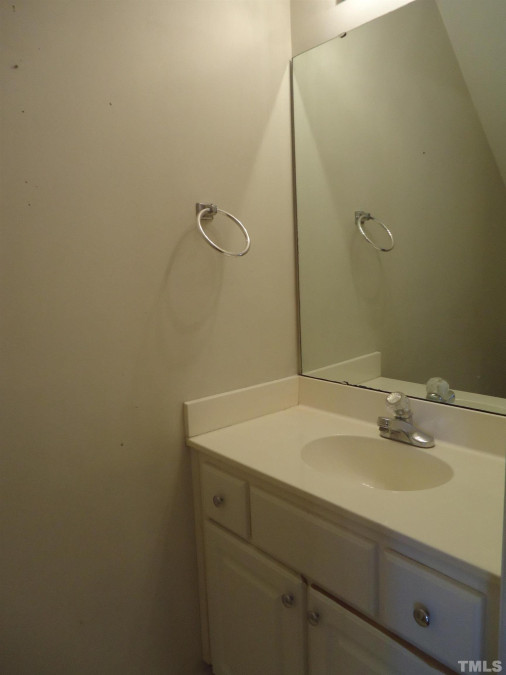 4 Belhaven Dr Clayton, NC 27520
