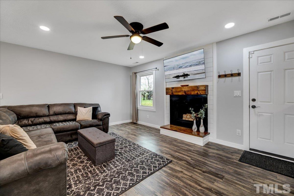 1013 Oakstone Dr Fayetteville, NC 28314