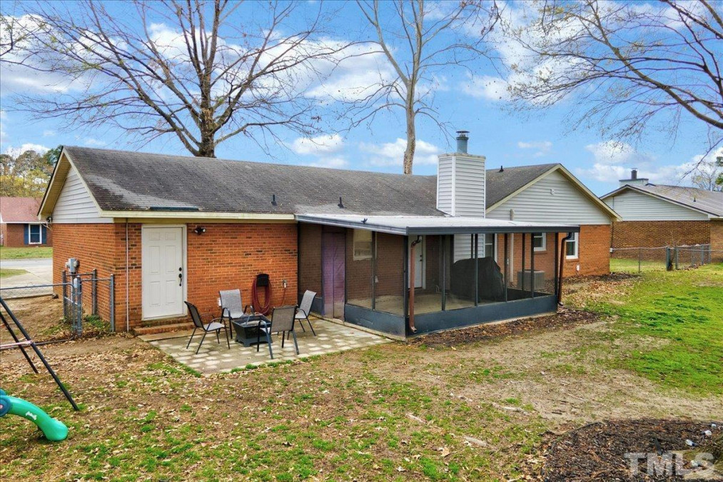 1013 Oakstone Dr Fayetteville, NC 28314