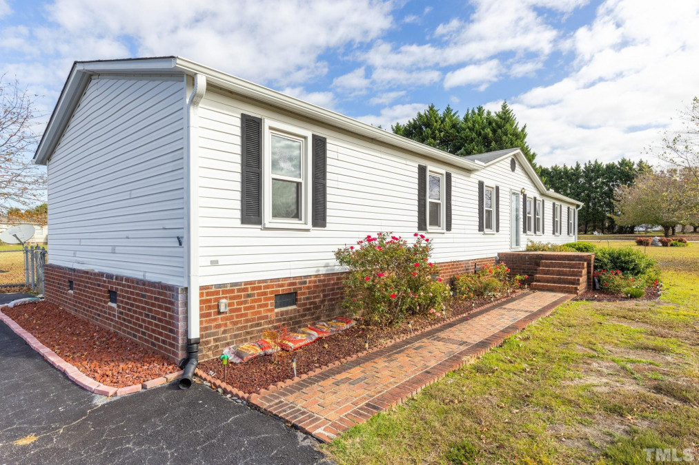 1517 Willow Downs Cir, Willow Springs, NC 27592 Raleigh Realty