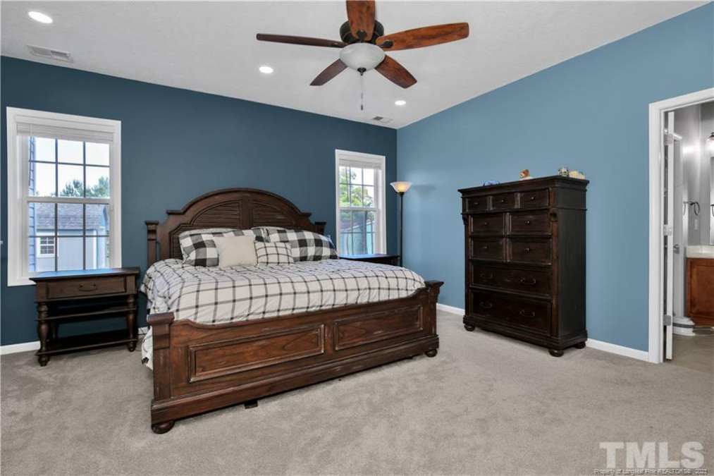 1025 Thistle Gold Dr Hope Mills, NC 28348