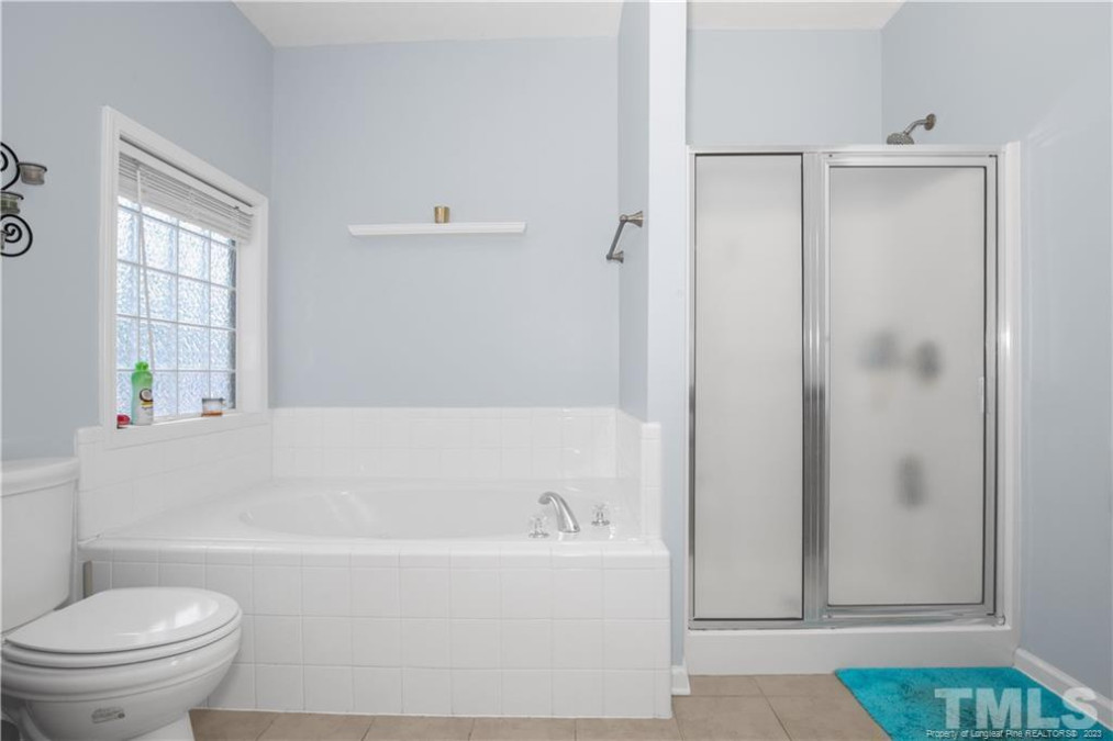 1025 Thistle Gold Dr Hope Mills, NC 28348