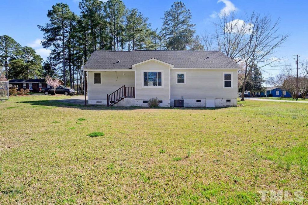 15 Lester St Angier, NC 27501
