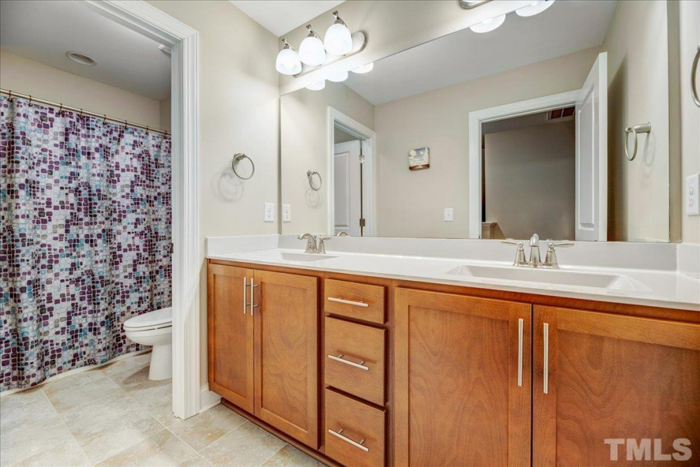 2002 Sugar Hill Dr Creedmoor, NC 27522