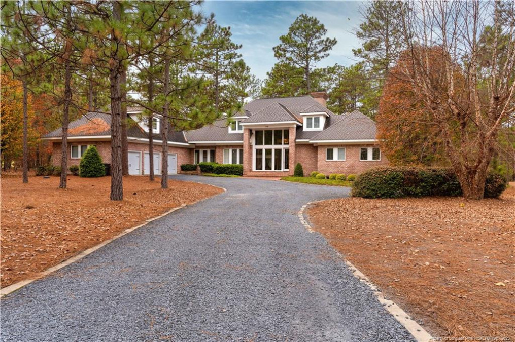 110 Chesterfield Dr Pinehurst, NC 28374