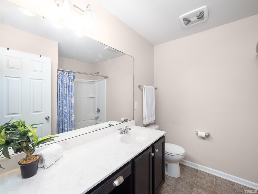 139 Harrison Place Ln Fuquay Varina, NC 27526