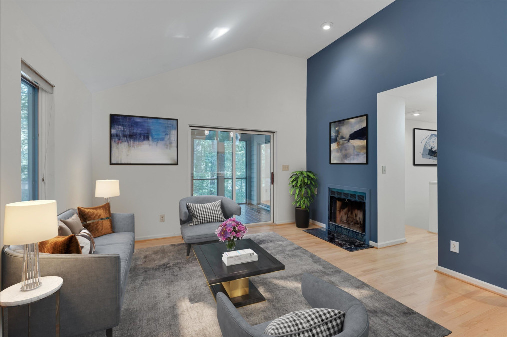 100 Rhododendron Dr Chapel Hill, NC 27517