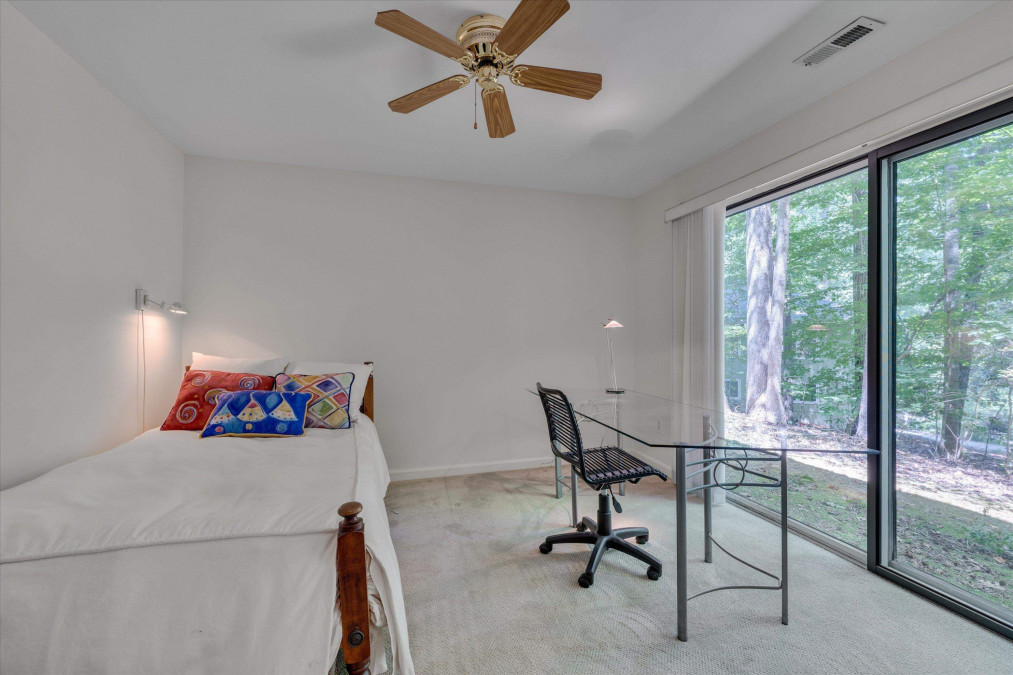 100 Rhododendron Dr Chapel Hill, NC 27517