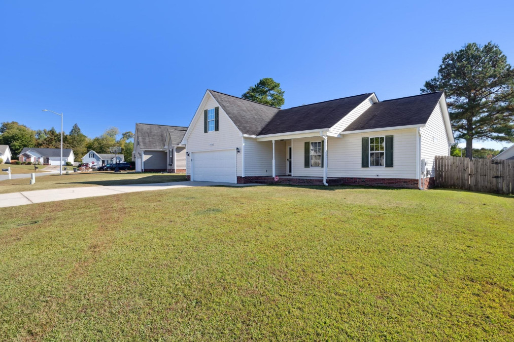 215 Beaconfield Dr Fayetteville, NC 28311