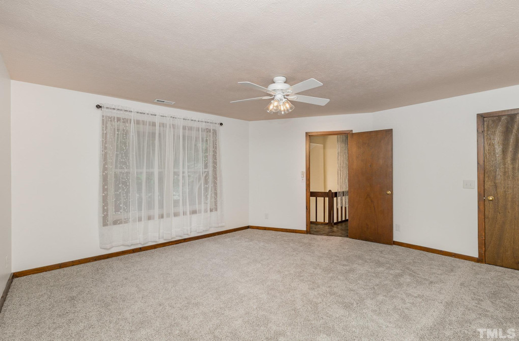 318 Edgeway Loop Fayetteville, NC 28314