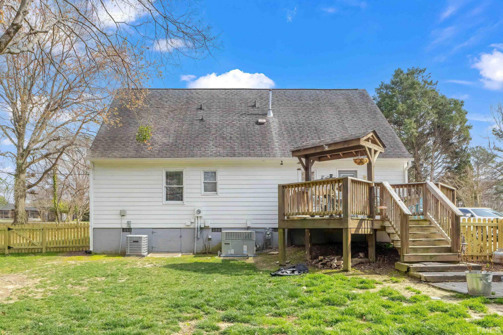 1106 Vandora Springs Rd Garner, NC 27529