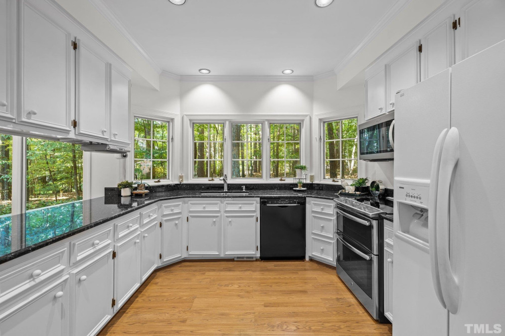 112 Old Forest Creek Dr Chapel Hill, NC 27514