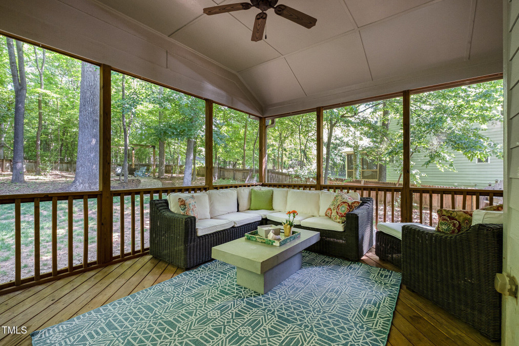 215 Hopesworth Ct Hillsborough, NC 27278