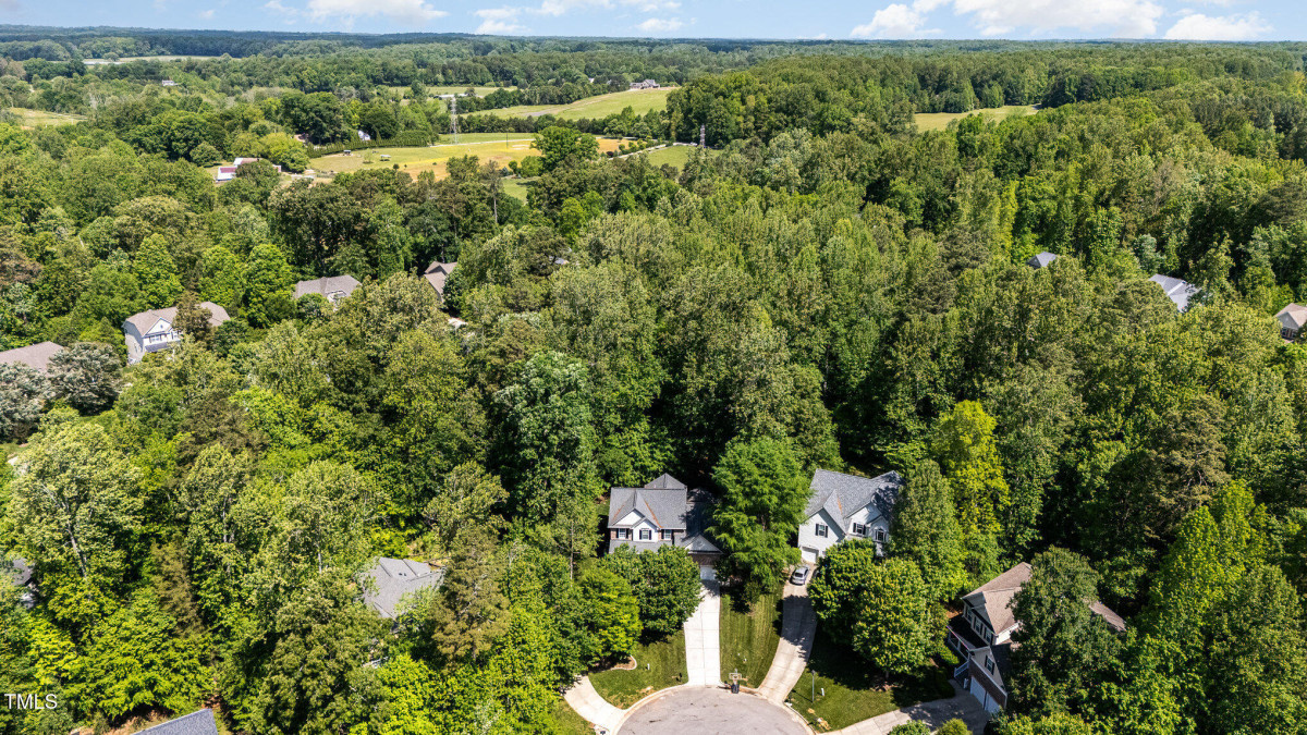 215 Hopesworth Ct Hillsborough, NC 27278