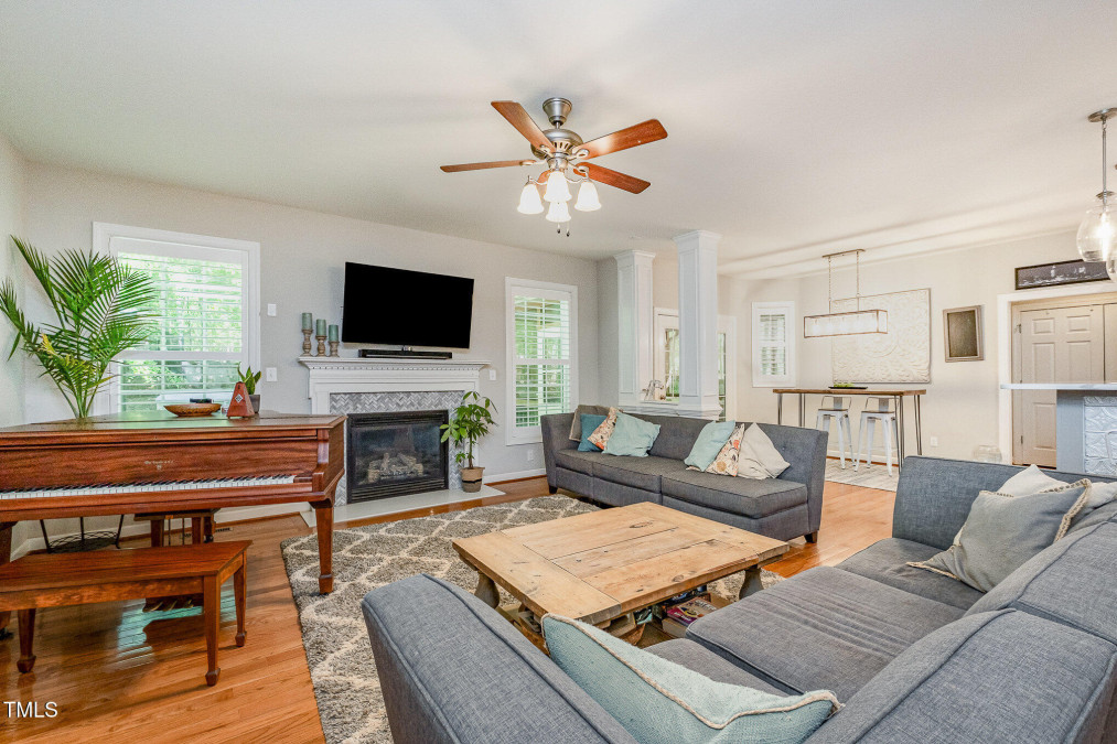 215 Hopesworth Ct Hillsborough, NC 27278
