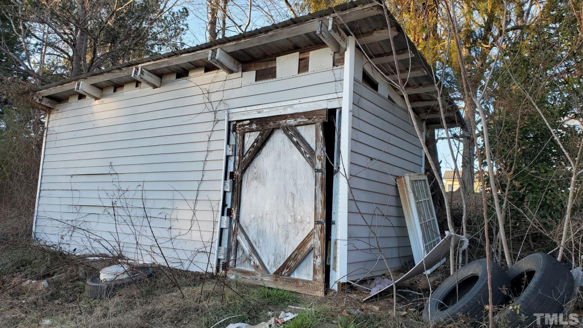 3051 Colon Rd, Sanford, NC 27330 Raleigh Realty