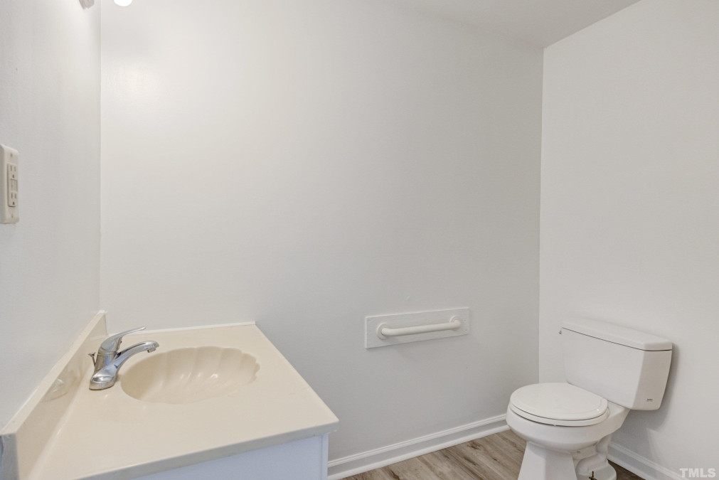 3235 Eastbrook Dr Chapel Hill, NC 27516
