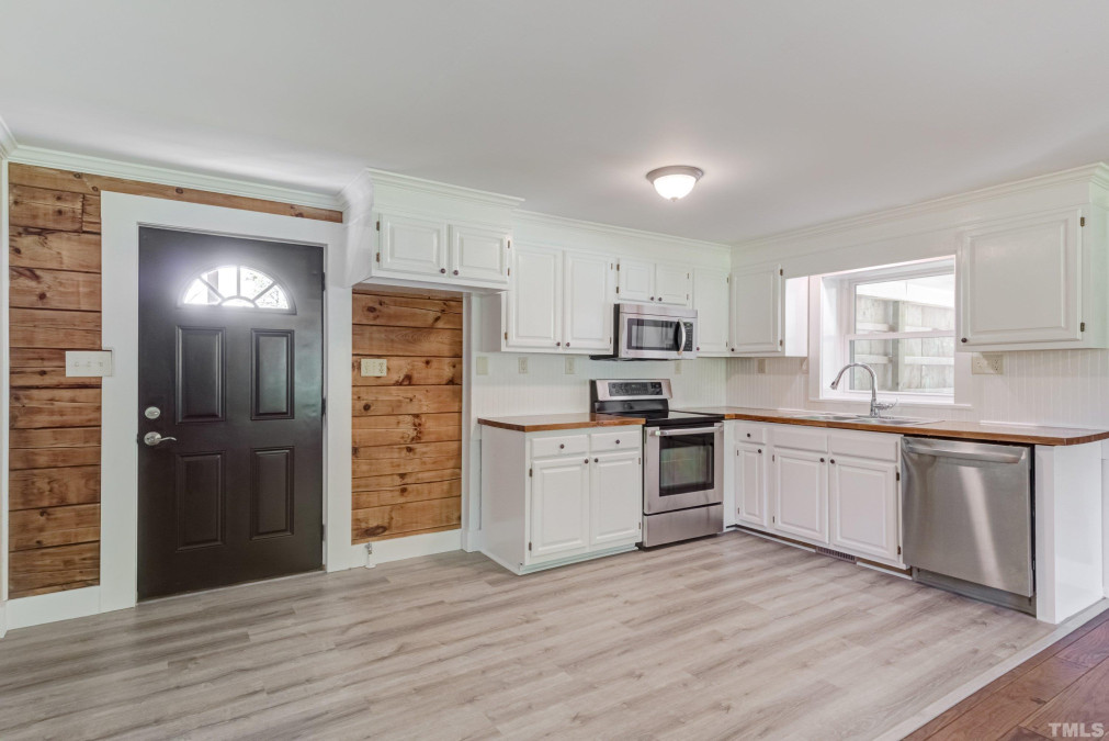 3235 Eastbrook Dr Chapel Hill, NC 27516