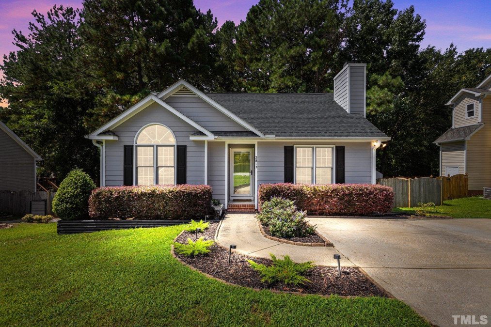 2813 Glastonbury Rd Apex, NC 27539