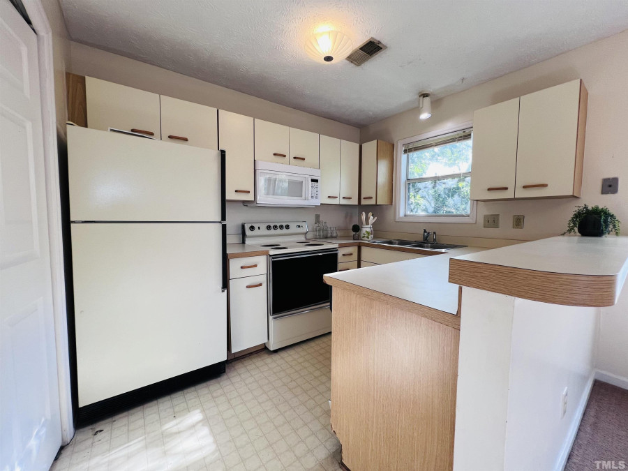 6804 Willowbrook Dr Fayetteville, NC 28314