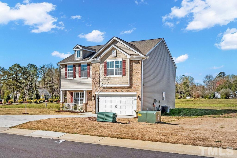 33 Long Meadow Ln Fuquay Varina, NC 27526