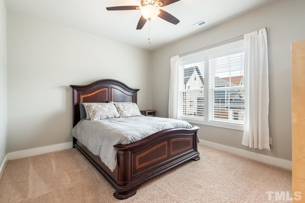 96 Woodland Grove Ln Chapel Hill, NC 27516