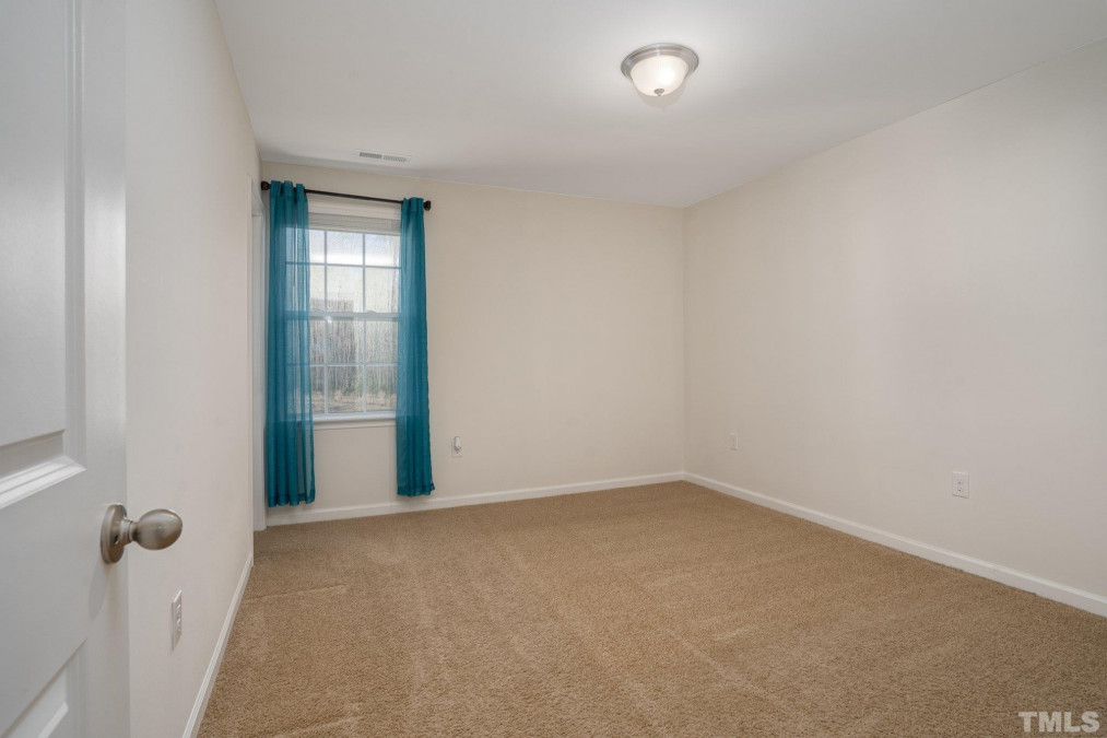 6028 Watsonia Dr Zebulon, NC 27597