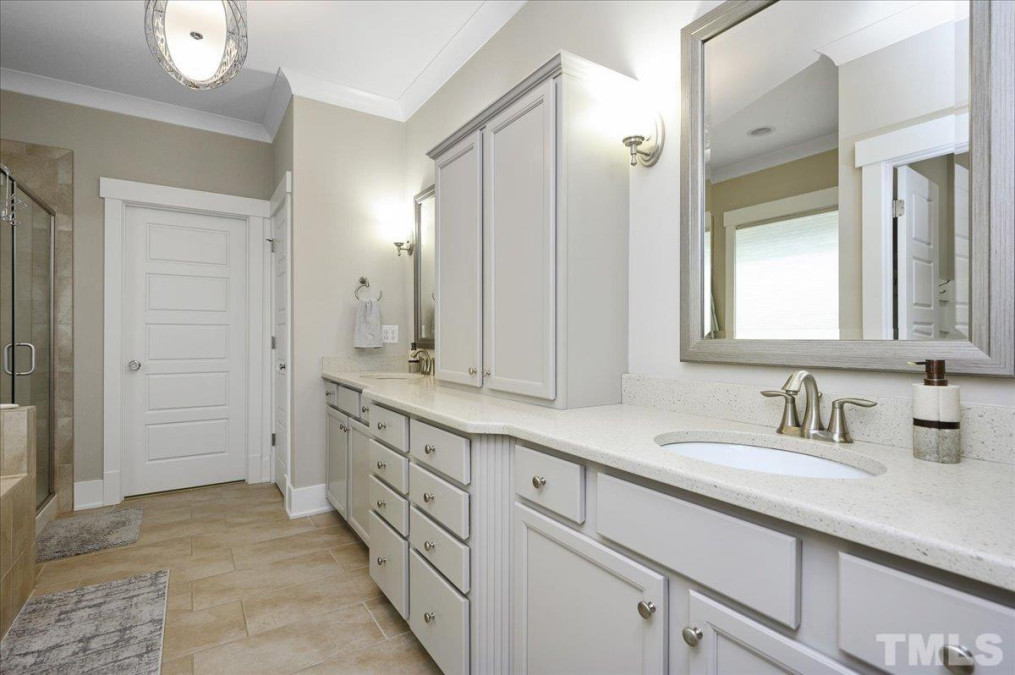 1517 Great Ridge Pw Chapel Hill, NC 27516