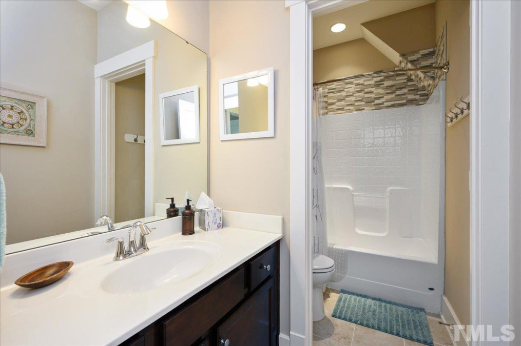 1517 Great Ridge Pw Chapel Hill, NC 27516