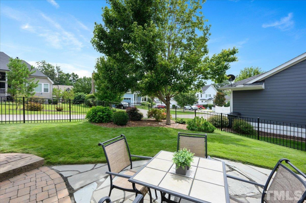 1517 Great Ridge Pw Chapel Hill, NC 27516