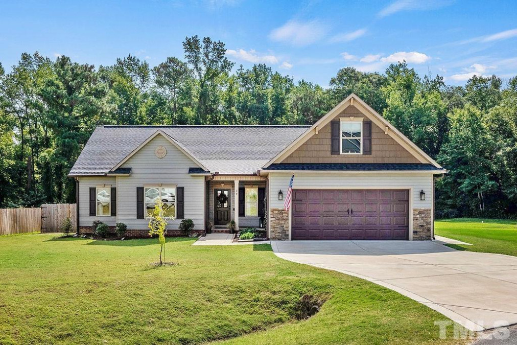 29 Maddox Cv Benson, NC 27504