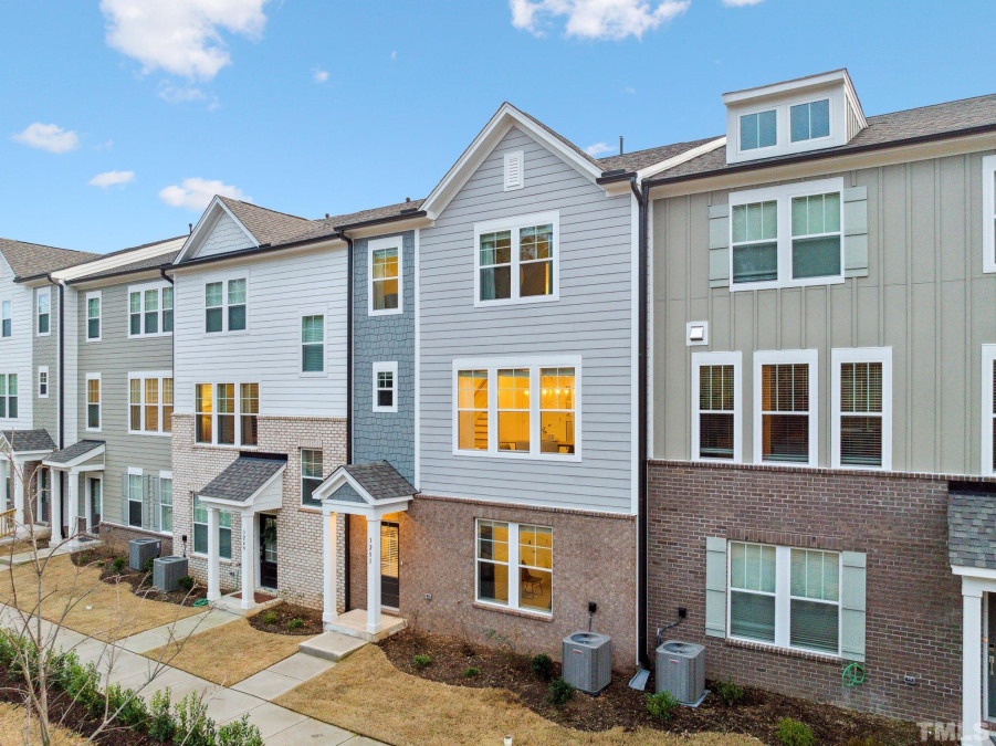 3251 Lynn Rd, Raleigh, NC 27613 Raleigh Realty