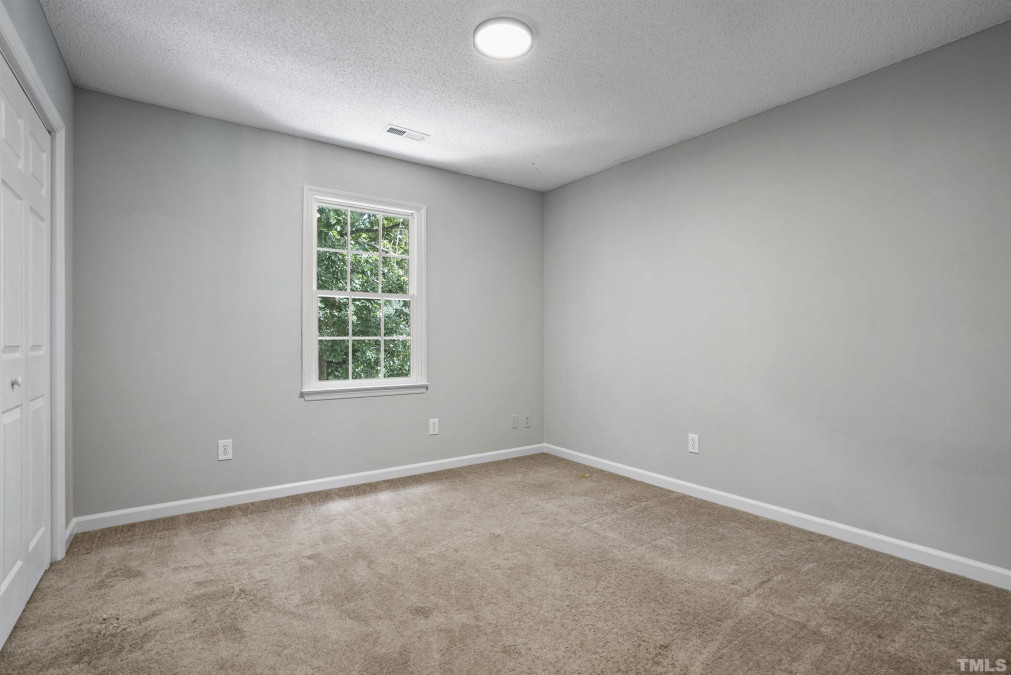 8905 Erinsbrook Dr Raleigh, NC 27617