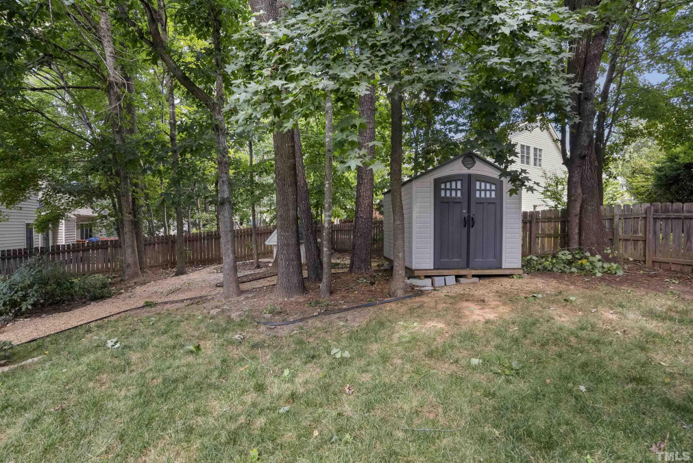 8905 Erinsbrook Dr Raleigh, NC 27617