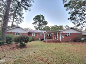 400 Harrill Cir Spring Lake, NC 28390