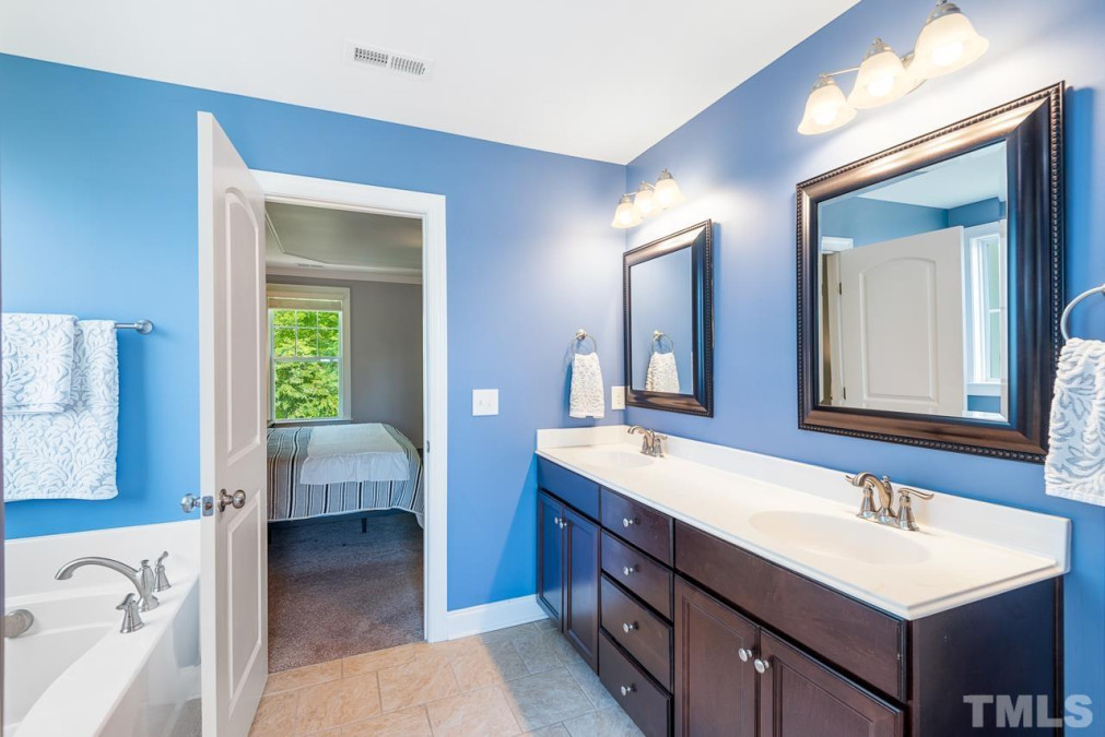1211 Yellow Wood Dr Mebane, NC 27302