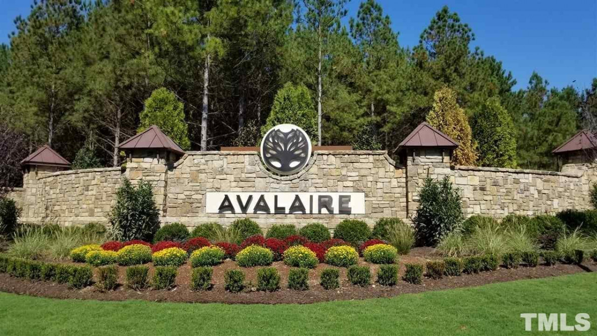 5124 Avalaire Oaks Dr Raleigh, NC 27614