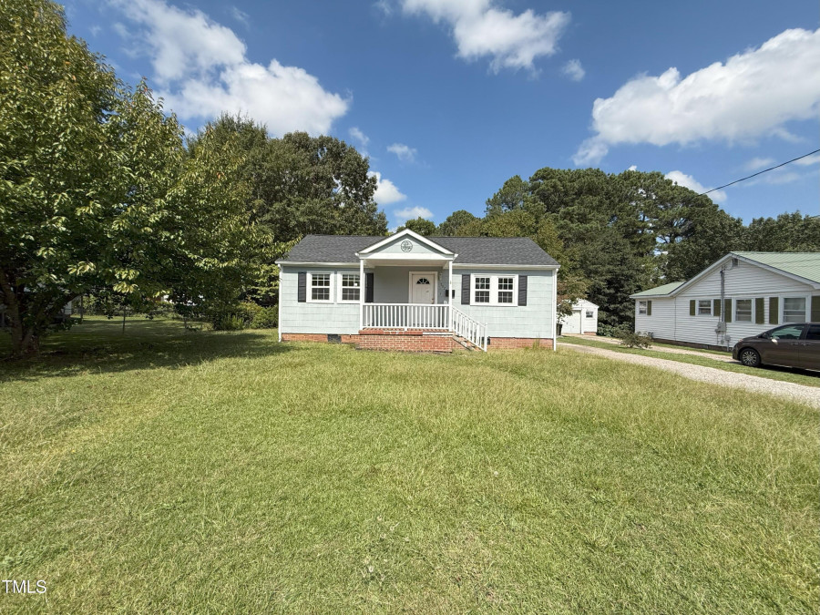 502 J St Erwin, NC 28339