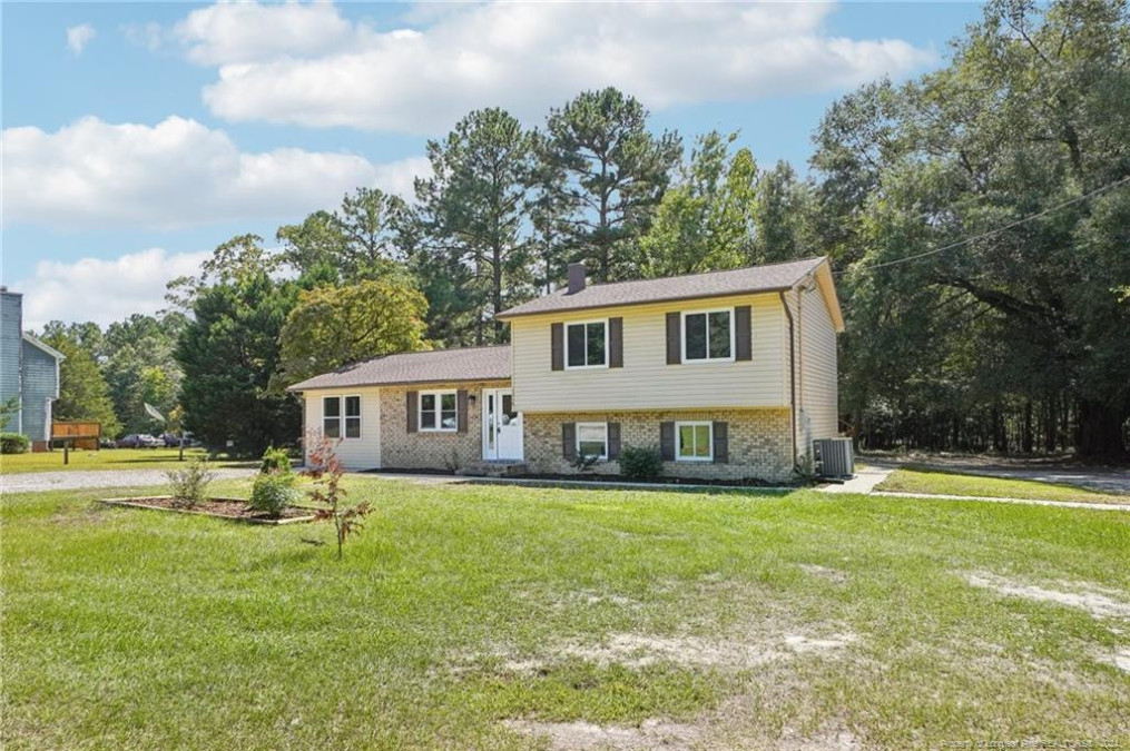 1379 Juniper Lake Rd West End, NC 27376