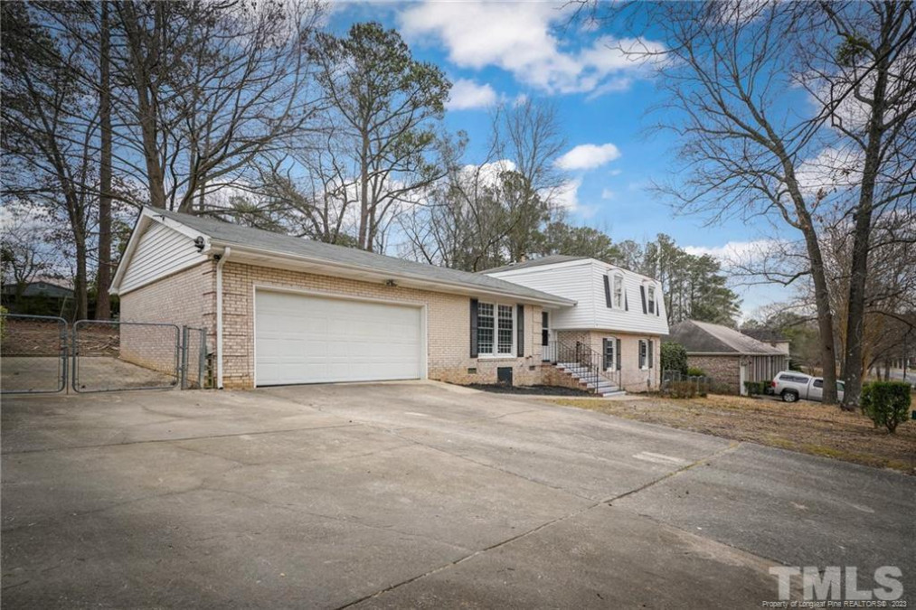 209 Waxhaw Dr, Fayetteville, NC 28314 Raleigh Realty