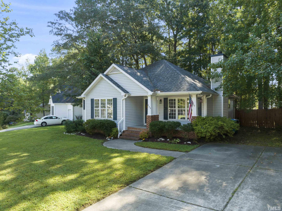 609 Senter View Dr Fuquay Varina, NC 27526
