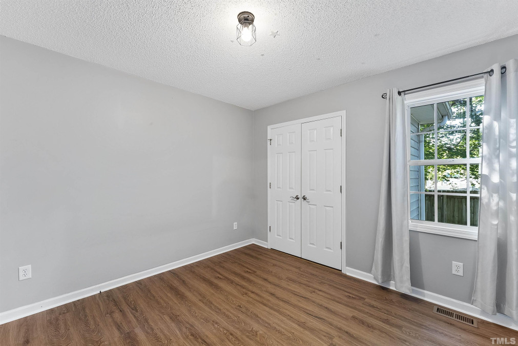 609 Senter View Dr Fuquay Varina, NC 27526