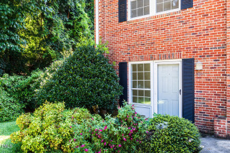 134 Friar Ln Carrboro, NC 27510