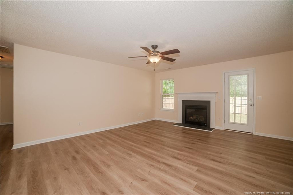 1305 Locks Creek Rd Fayetteville, NC 28312